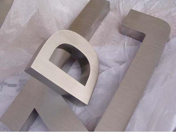 字母不銹鋼拉絲字制作效果圖
